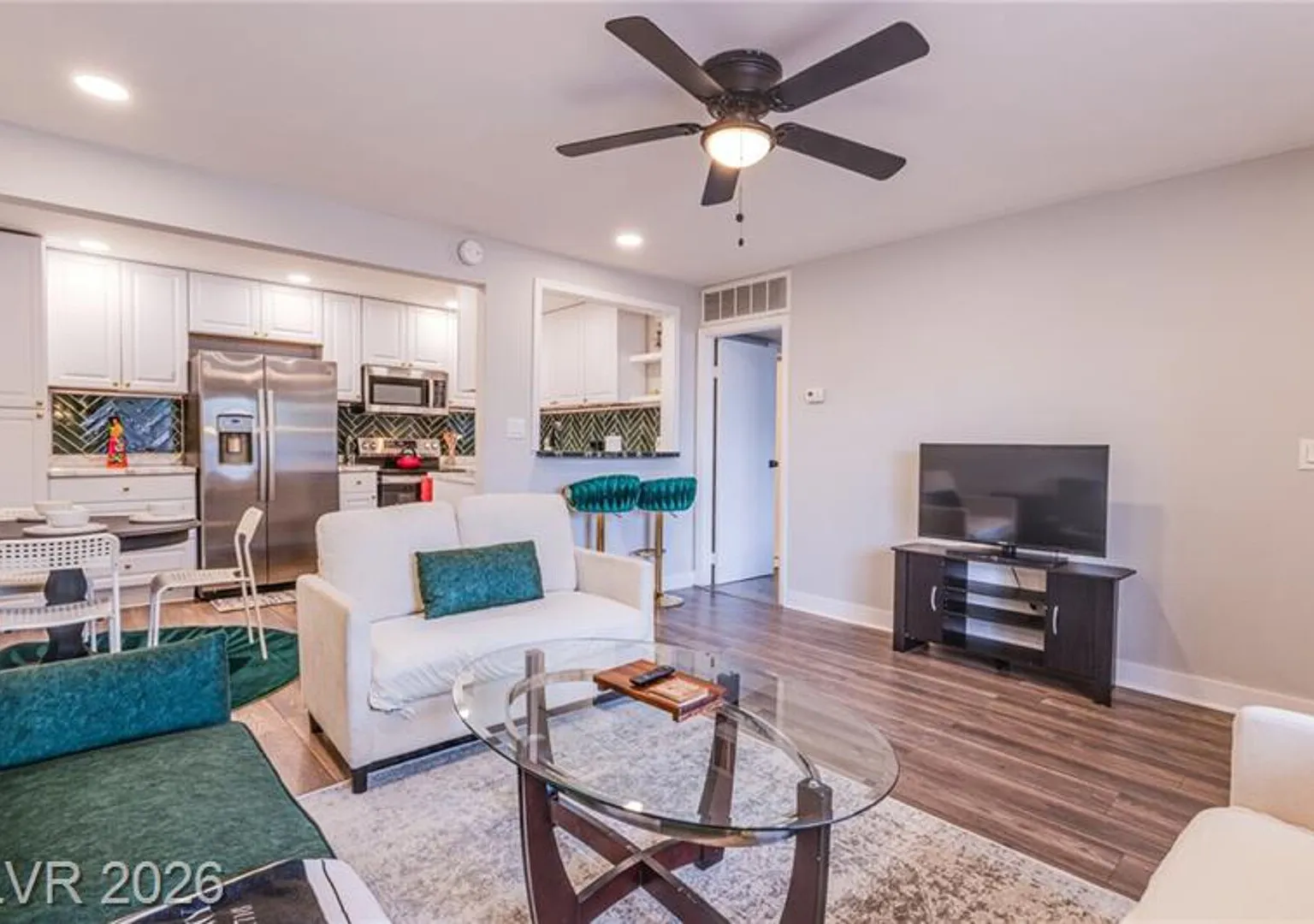 S Royal Crest Cir — Photo 4