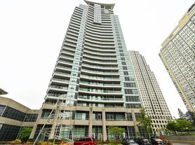 33 Elm Dr W