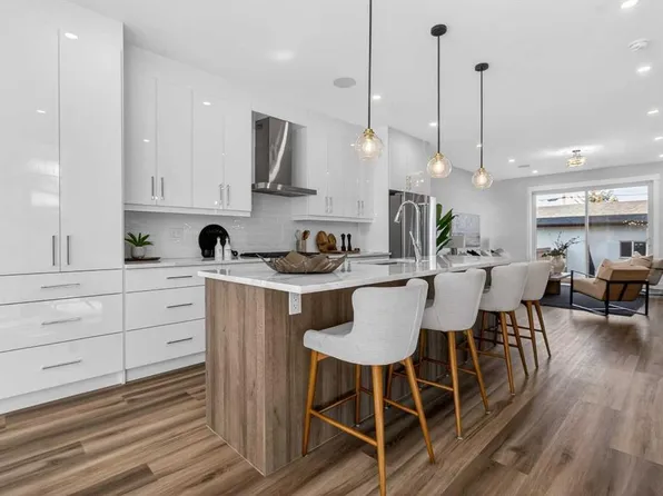 430 S 33rd Ave NW, Calgary, AB T2K 0B4