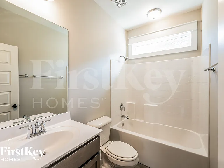 1300 Shades Ter — Photo 13