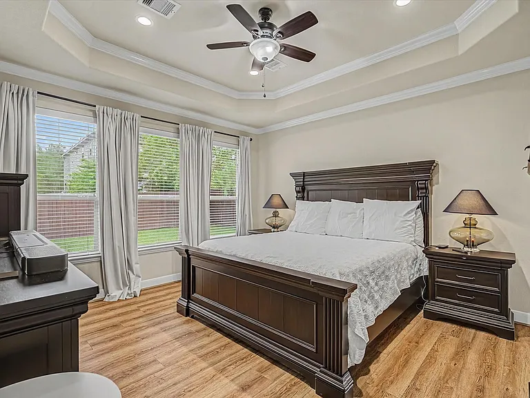 102 N Victoriana Cir — Photo 19