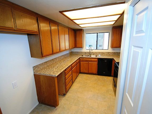 5th image of 2501 Temple Ave Unit 215