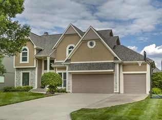 5323 Roundtree St, Shawnee, KS 66226