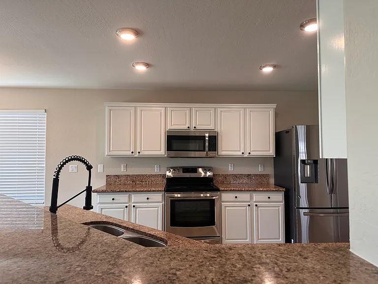 23221 N 20th St — Photo 7