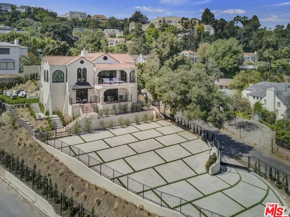 2500 Glendower Ave, Los Angeles, CA 90027