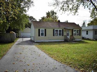 227 Huron Rd, Machesney Park, IL 61115