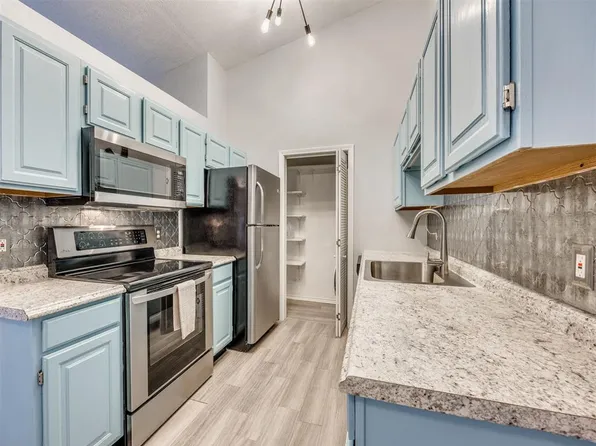 3003 River Oaks Dr APT 204, Norman, OK 73072