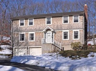37 Whistler Hill Ln, Huntington, NY 11743