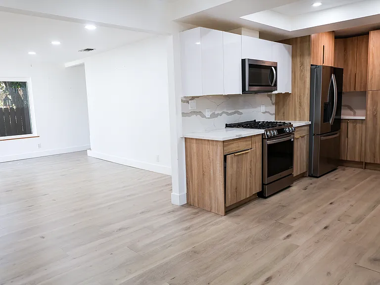 842 W Oliver St — Photo 8