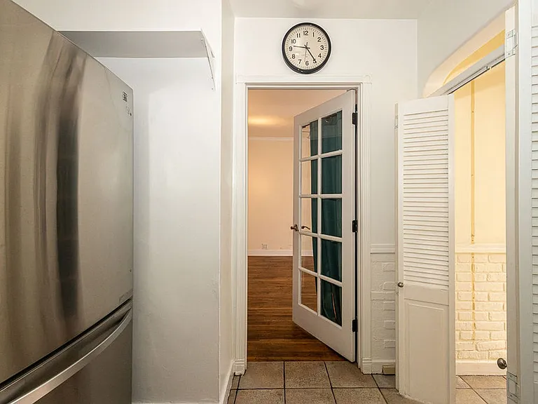 812 N June St — Photo 102