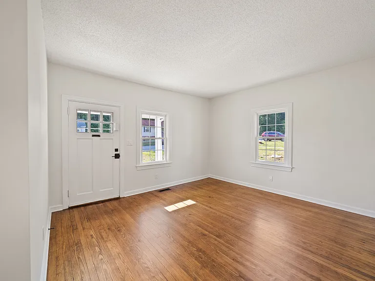 2312 Maple St — Photo 18