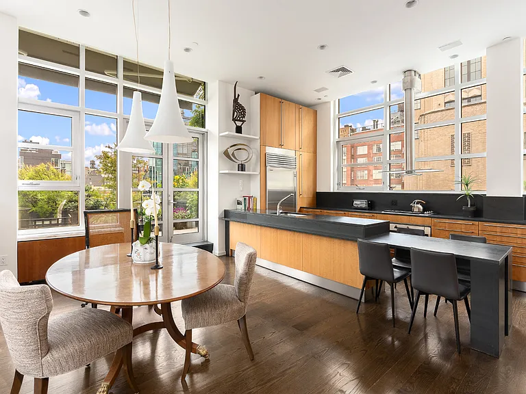 211 W 18th St #PENTHOUSE — Photo 8