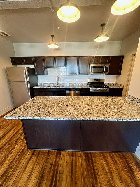 1st image of 327 W Jefferson St #309