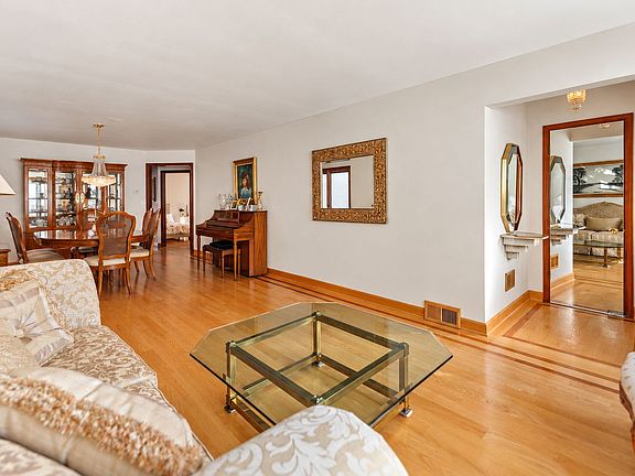 4th image of 6027 N Jersey Ave