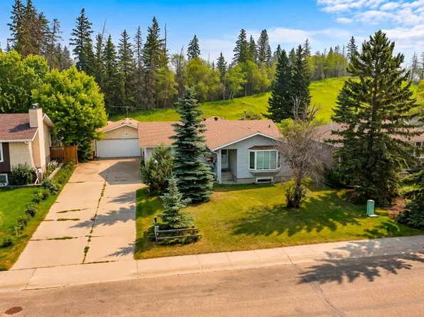 37 W Pamely Ave, Red Deer, AB T4P 1L2
