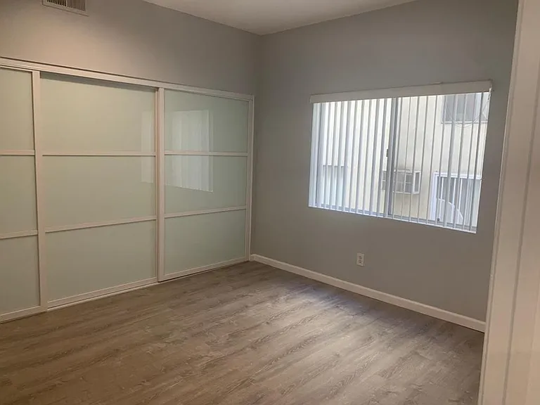 125.5 N Doheny Dr #307 — Photo 5
