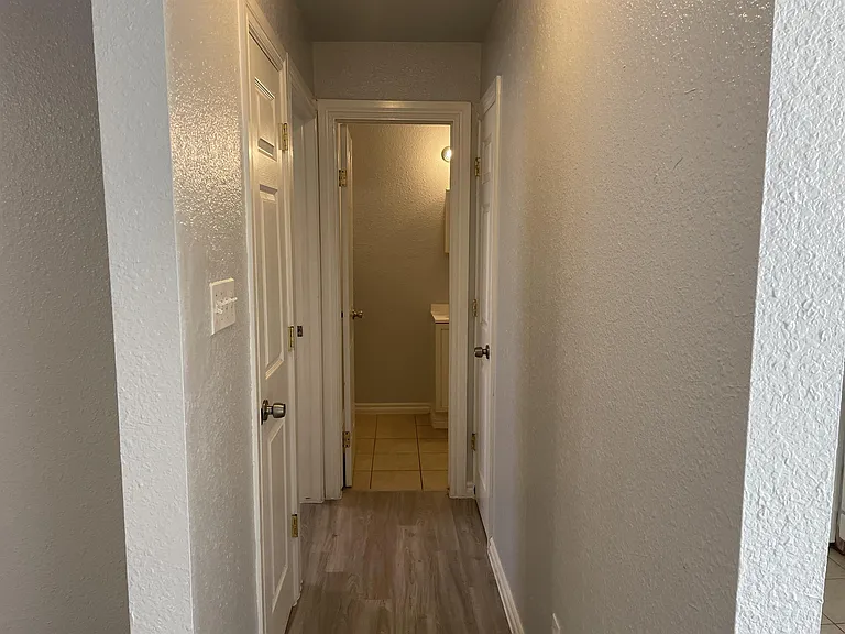 1103 NW Carroll Dr #3 — Photo 8