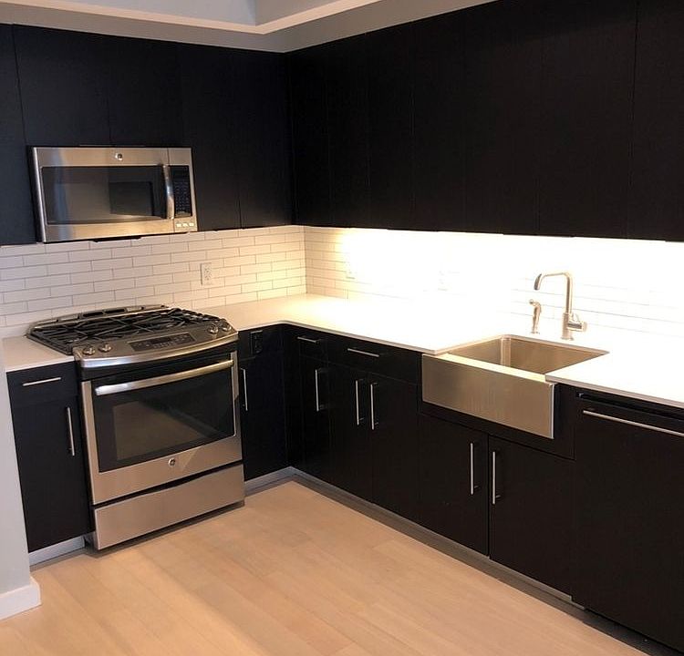 1st image of 535 W 43rd St APT S3f