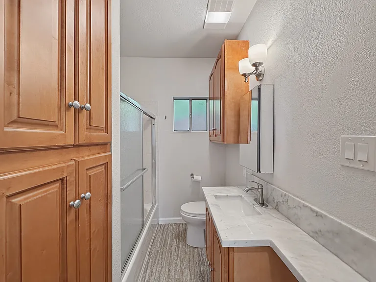 926 Cerrito St — Photo 12