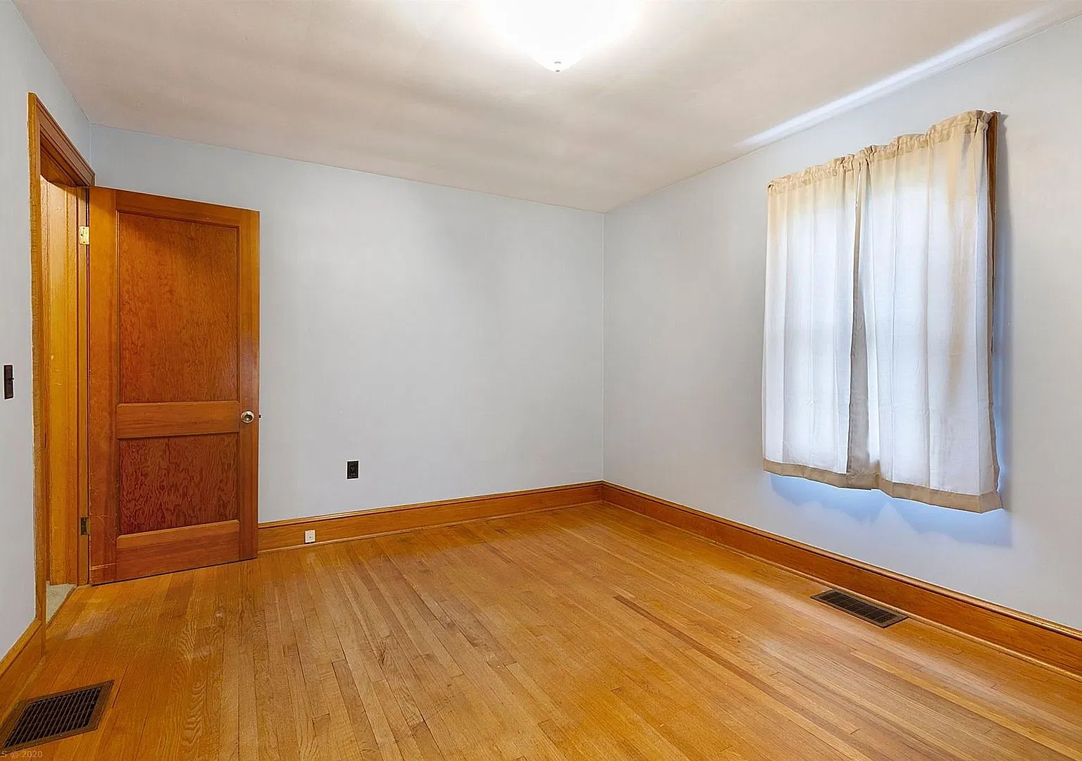 Brick Ranch with Basement in Christiansburg — Photo 4