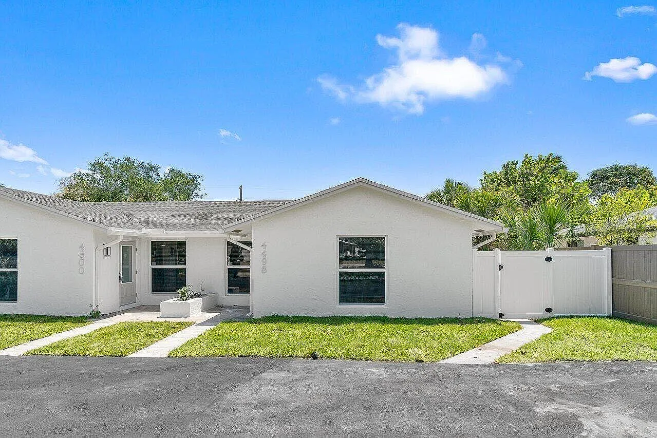 3 bed, 2.0 bath, 1199 sqft, $3,800 — Photo 2