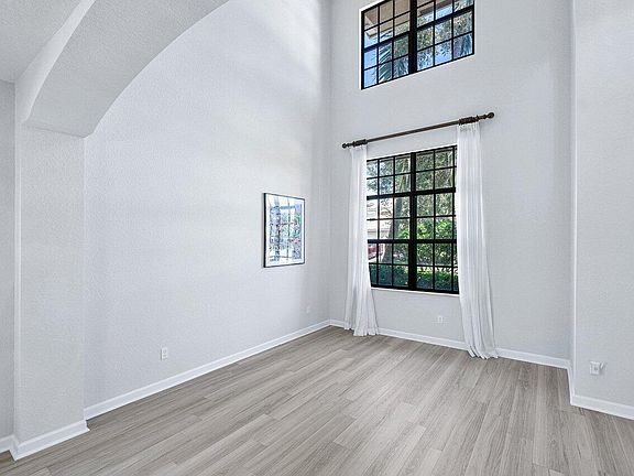 5th image of 15703 Glencrest Avenue