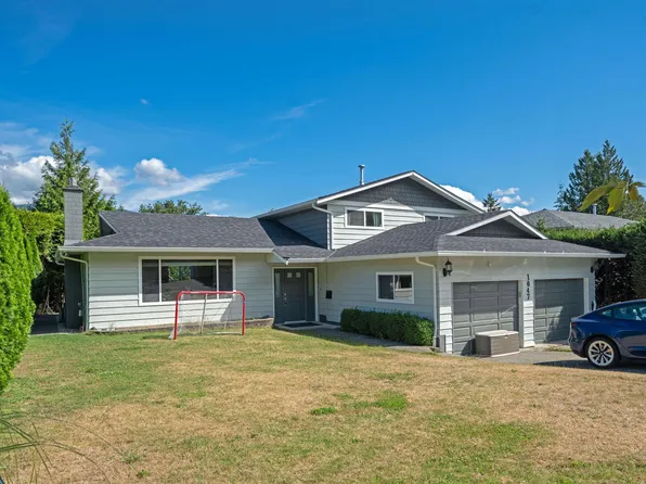 1047 Spar Dr, Coquitlam, BC V3H 3G9