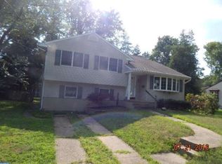 217 Fenimore Ln, Delanco, NJ 08075