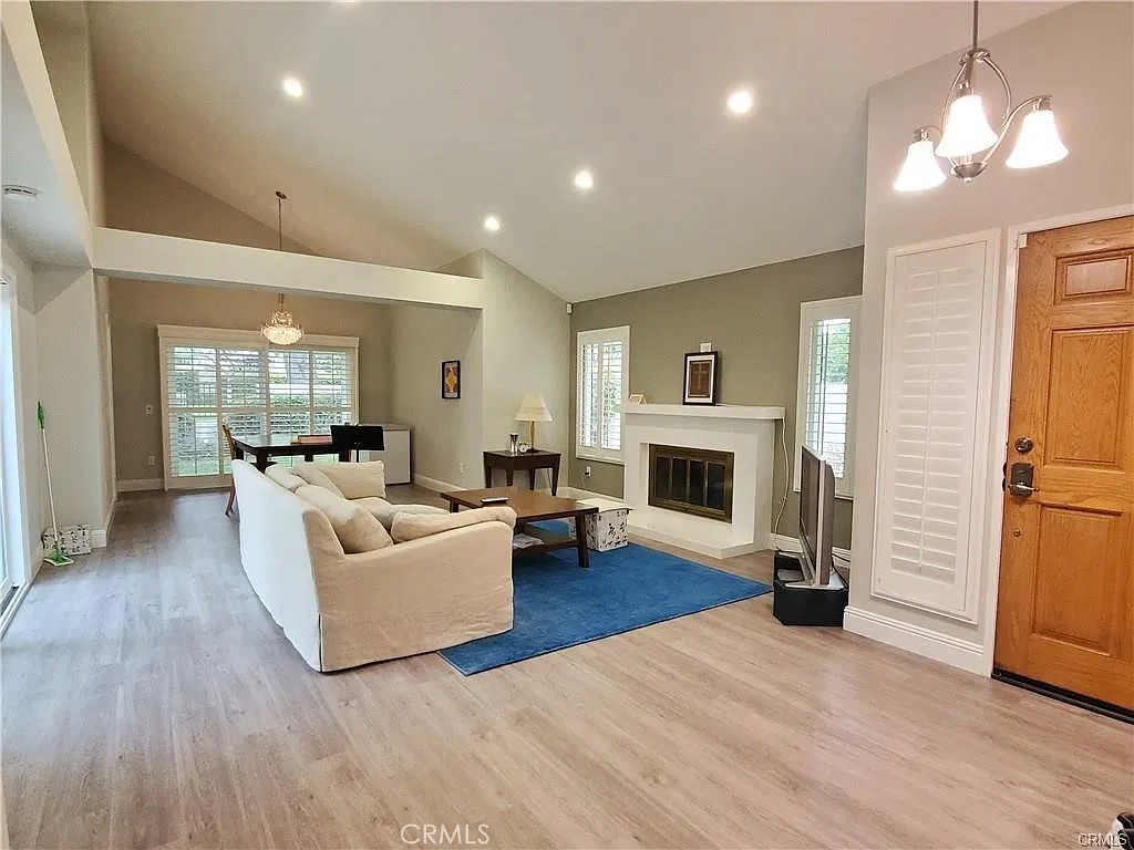2 bed, 1568 sqft, $4,200 — Photo 3