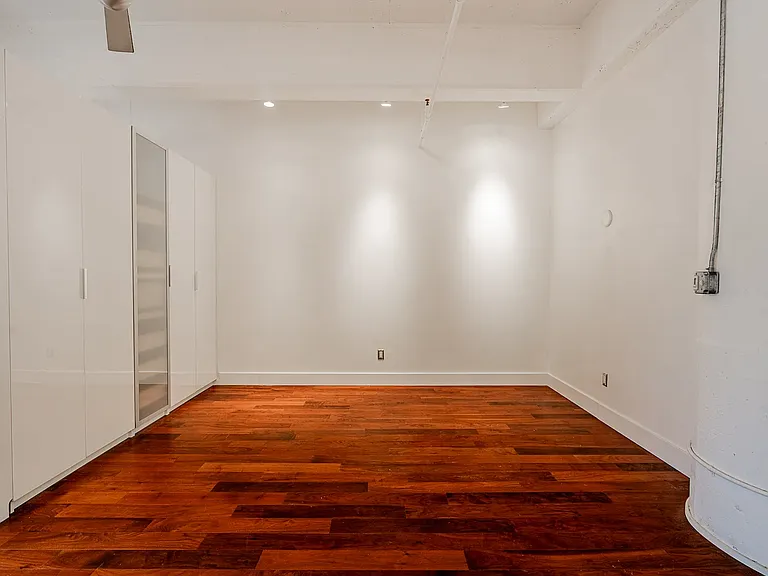 1314 NW Irving St #202 — Photo 9