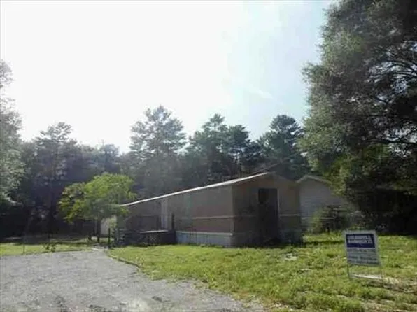 359 Sycamore Dr, Freeport, FL 32439