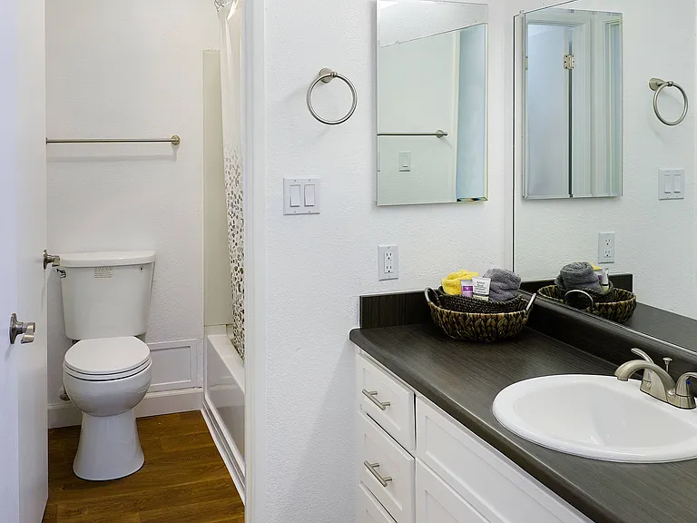 Monte Vista Apartments — Photo 15