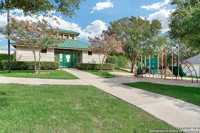 1321 Holmes Ln — Photo 33