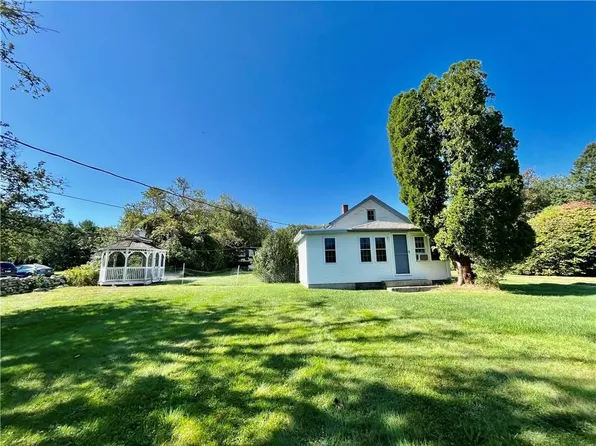 27 S Shore Rd, Little Compton, RI 02837