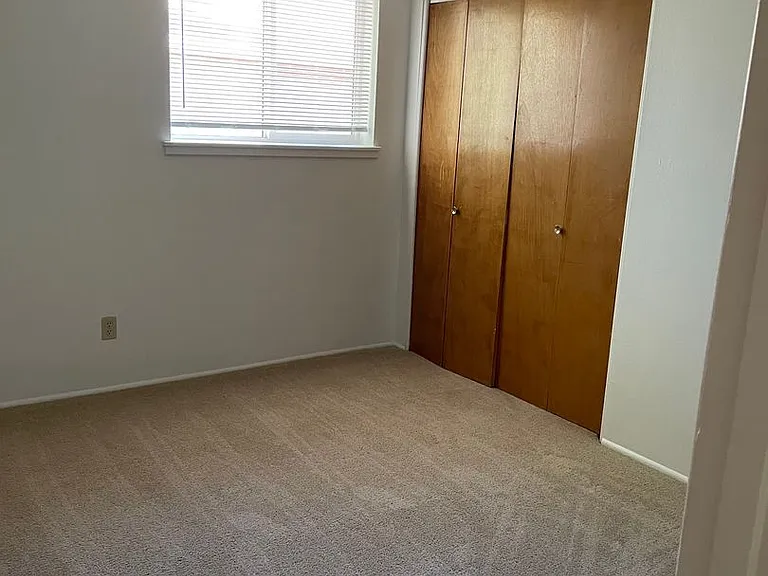 329 W Oak Ave — Photo 7