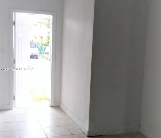 1821 SW 7th St #7 — Photo 2