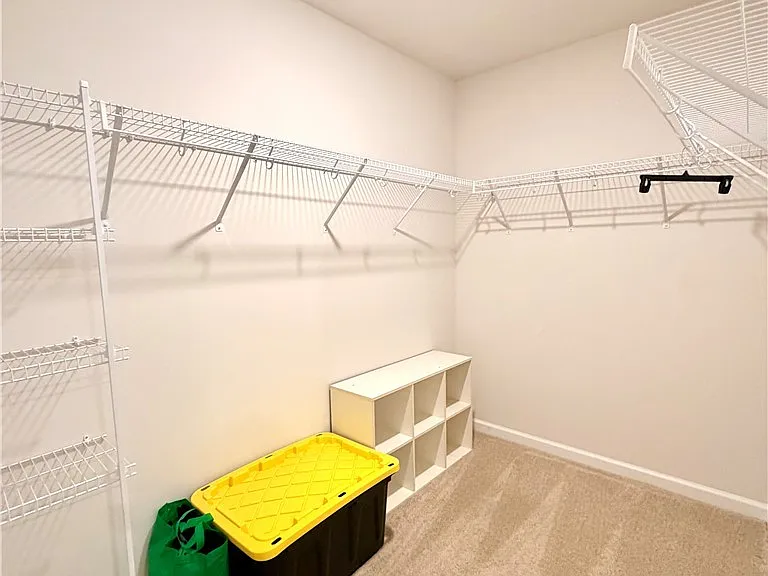 305 Robert Pl — Photo 23