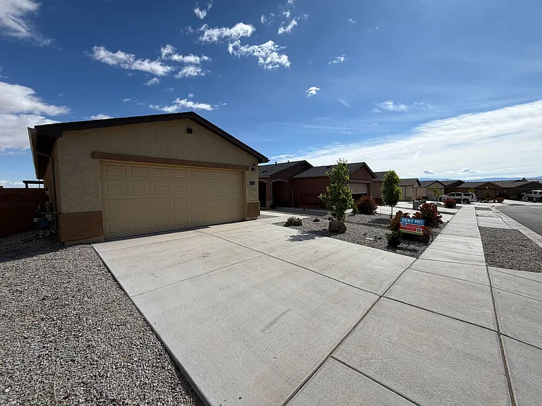 3820 Hernandez St SW — Photo 2