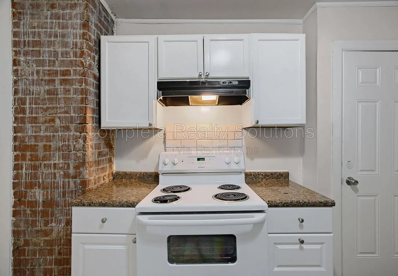 4 bed, 1.0 bath, 1109 sqft, $1,450 — Photo 3