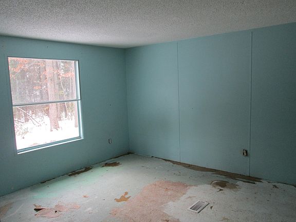 5th image of 4490 Oakwood Dr