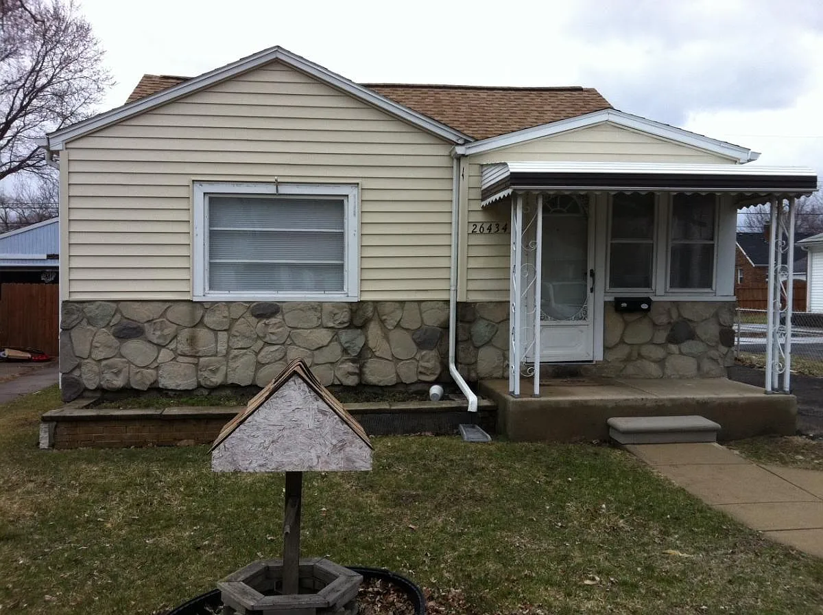 26434 Rialto St photo 1