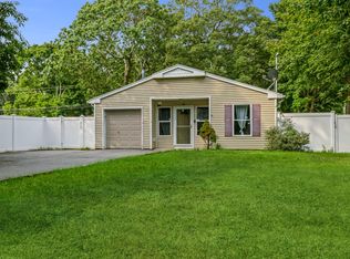 86 Bellport Ave, Bellport, NY 11713