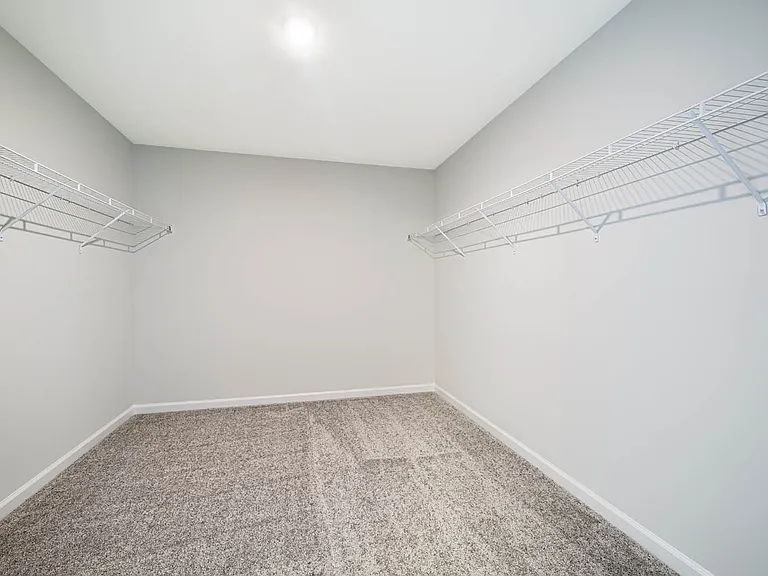 1400 Hollyview Ave — Photo 30