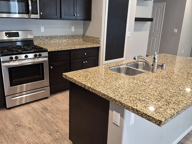24292 Bay Laurel Ave — Photo 24