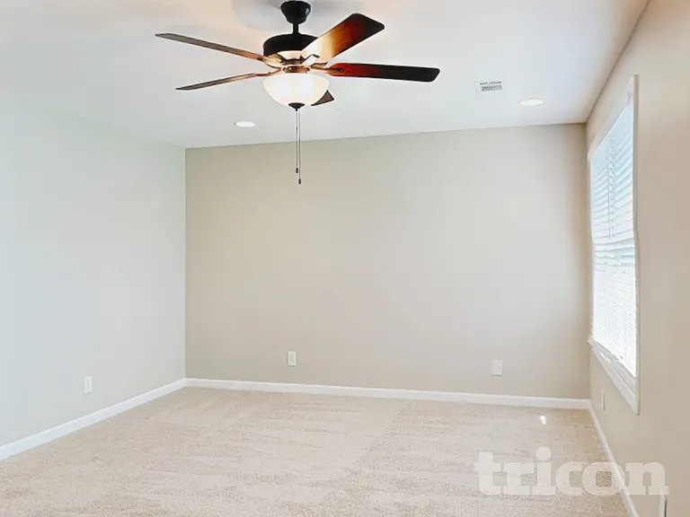 220 Signature Pl — Photo 8