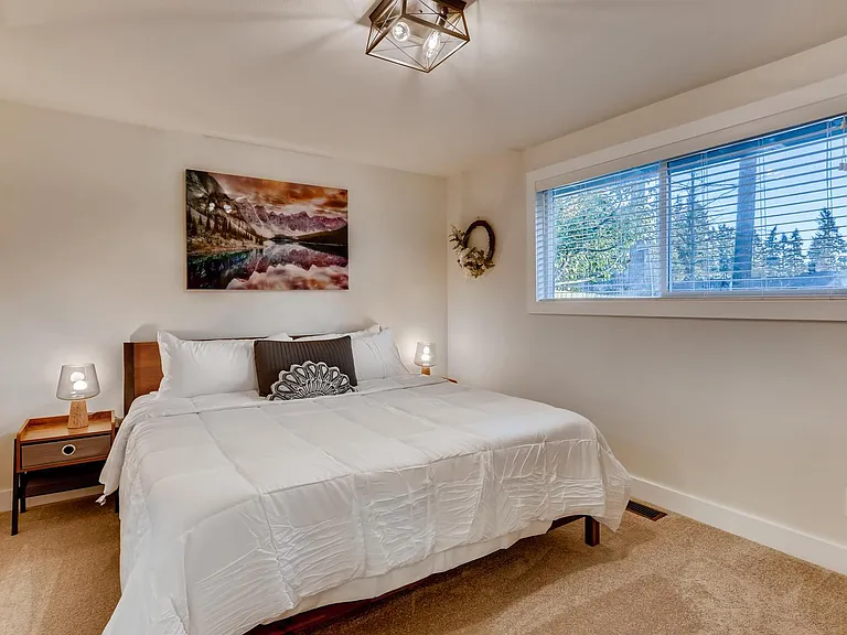 2nd Bedroom with King Size Bed