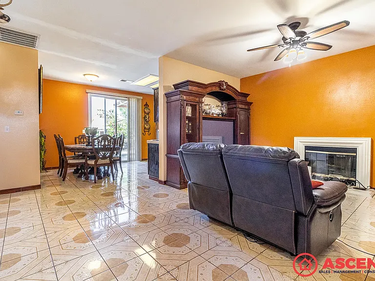 1810 Martinho Ave — Photo 5