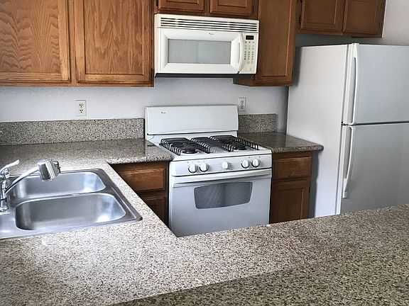 2nd image of 5032 S Rainbow Blvd Unit 102