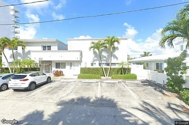 1705 N Riverside Dr #2 — Photo 57