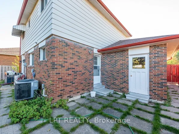 111 Dearbourne Blvd, Brampton, ON L6T 1J8